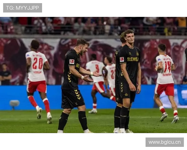 阿贾克斯欧战表现低迷形势加剧，对赛季整体走势形成制约