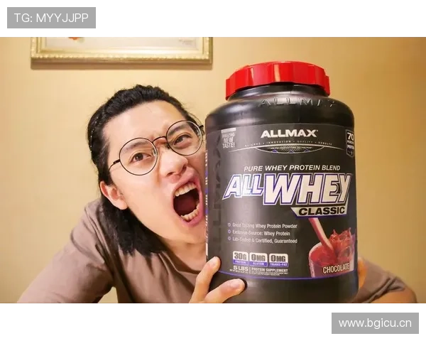 汪顺家的冰箱里塞满蛋白粉，连饮料都是按毫升算的